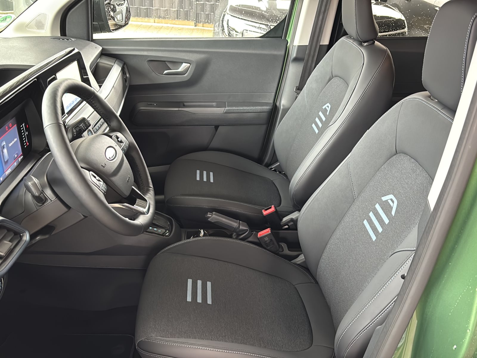 Ford Tourneo Courier Active — Miniatur 2