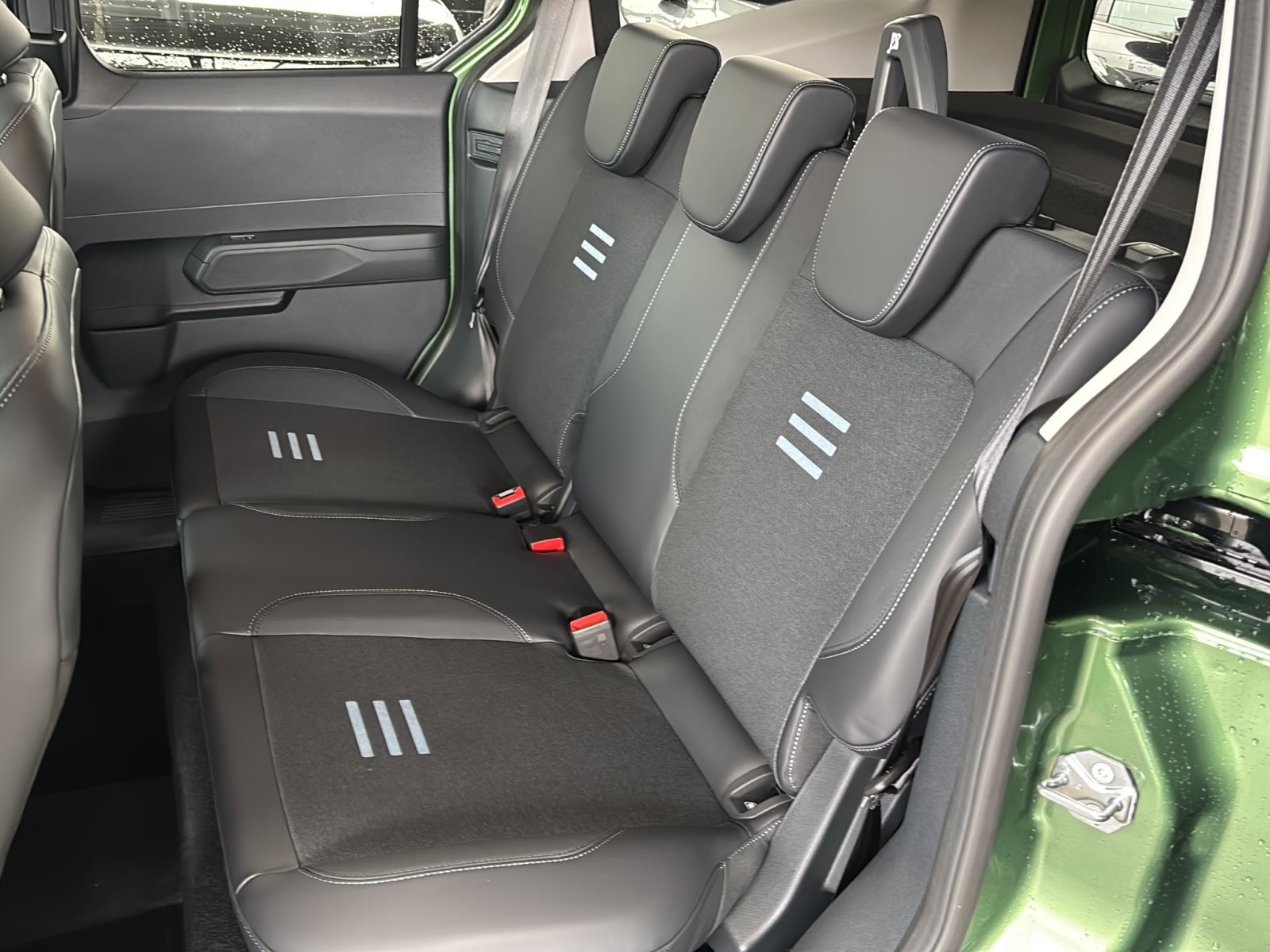 Ford Tourneo Courier Active — Miniatur 3