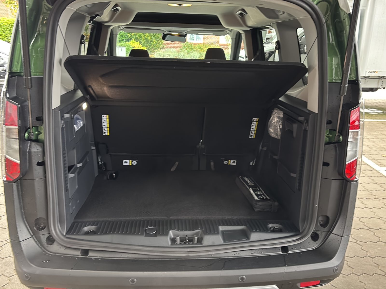 Ford Tourneo Courier Active — Miniatur 9