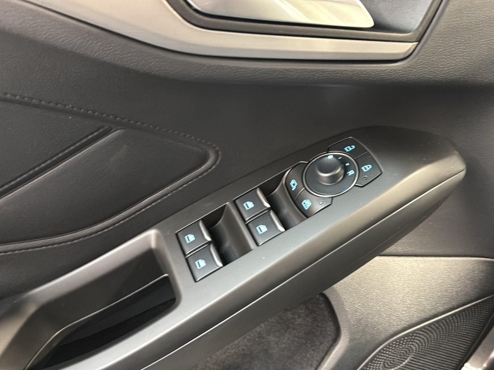 Ford Focus Turnier Titanium Edition Mild-Hybrid — Miniatur 8