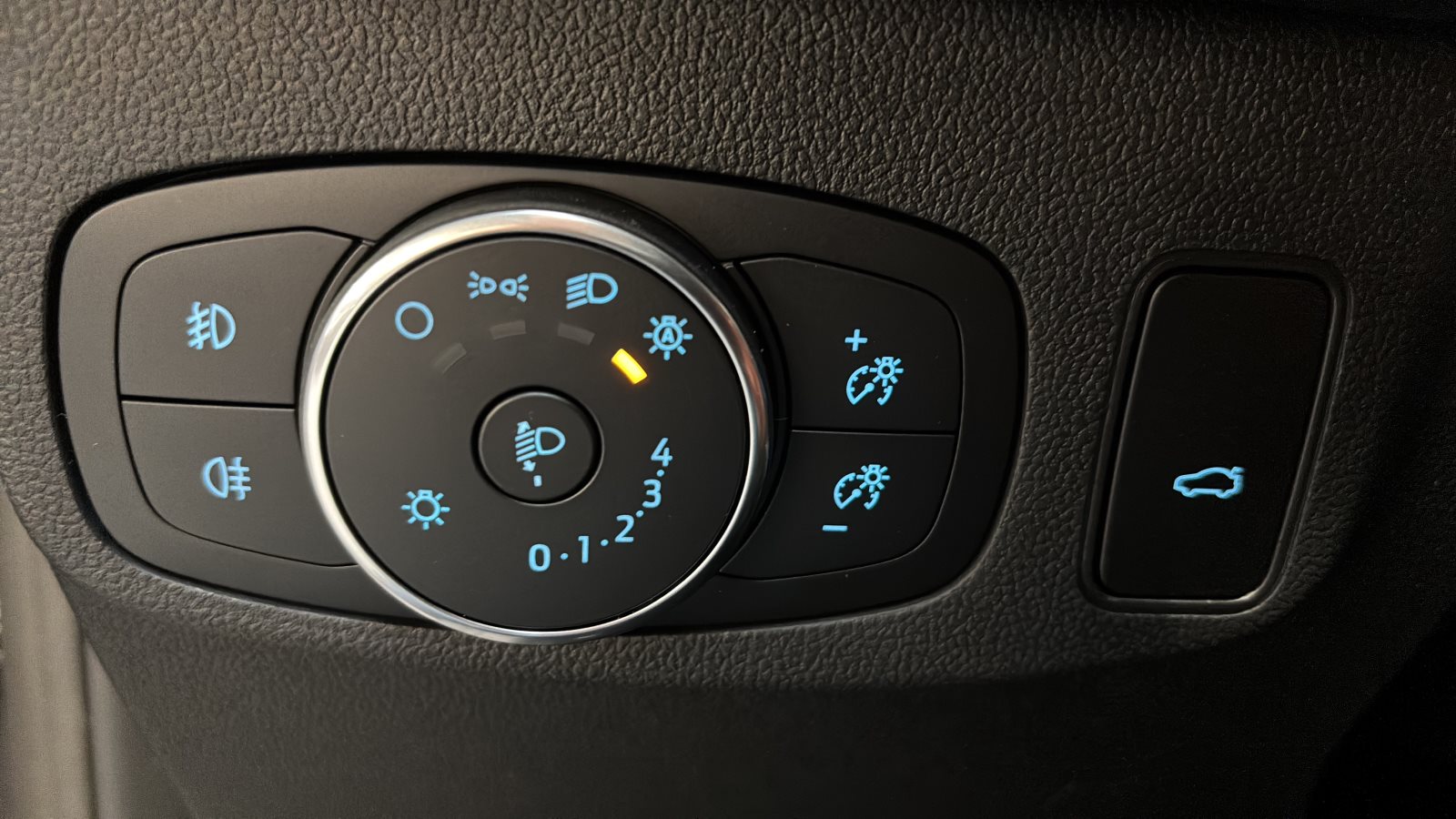 Ford Focus 1.5 EcoBlue Turnier Titanium Edition — Miniatur 7