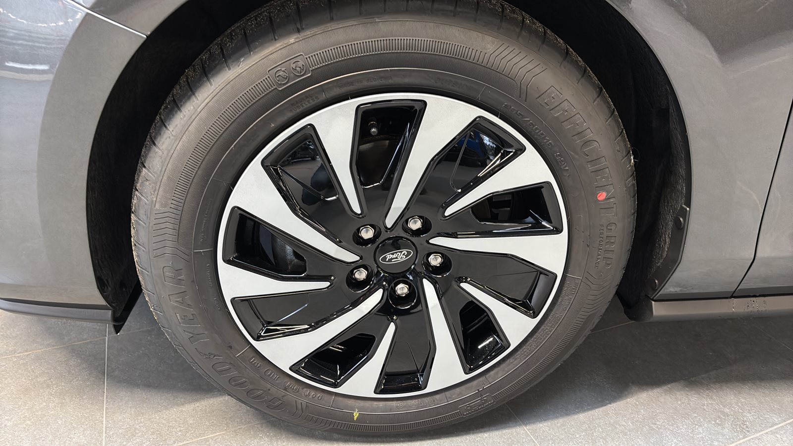 Ford Focus 1.5 EcoBlue Turnier Titanium Edition — Miniatur 17