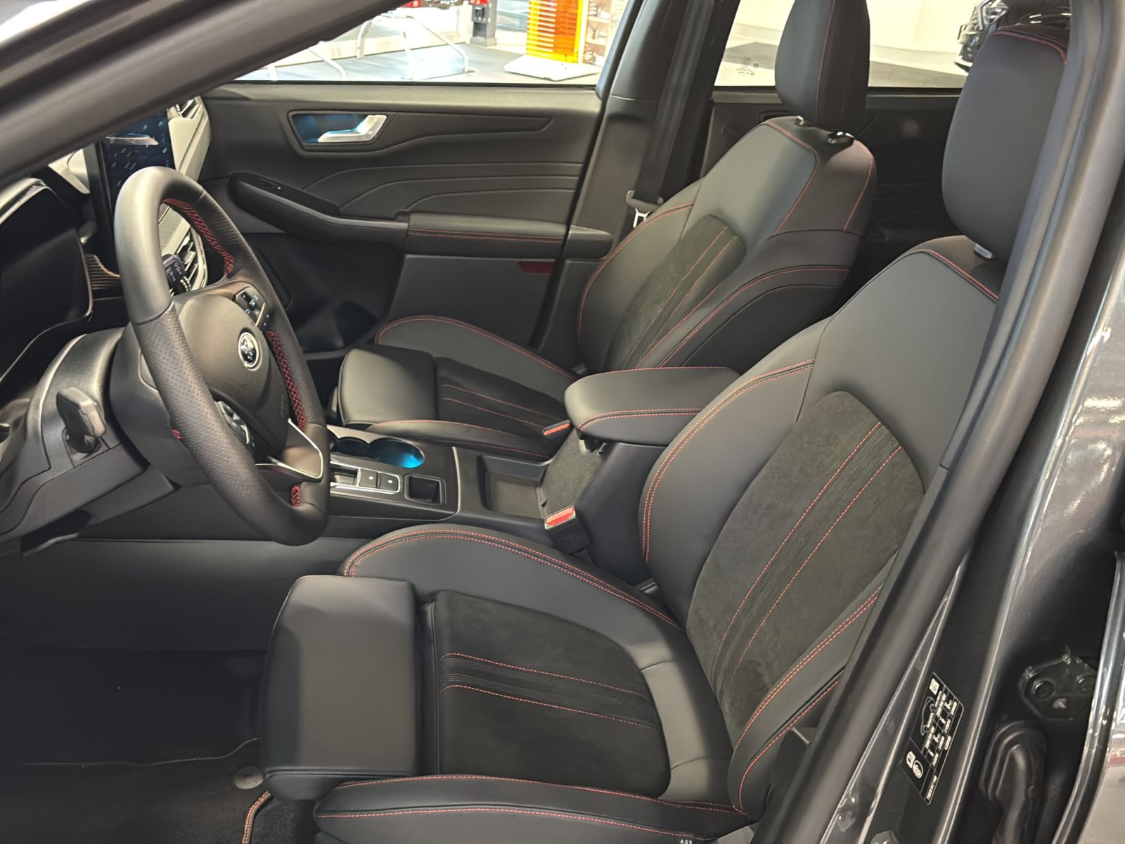 Ford Kuga 2.5 Duratec Hybrid ST-Line X — Miniatur 2