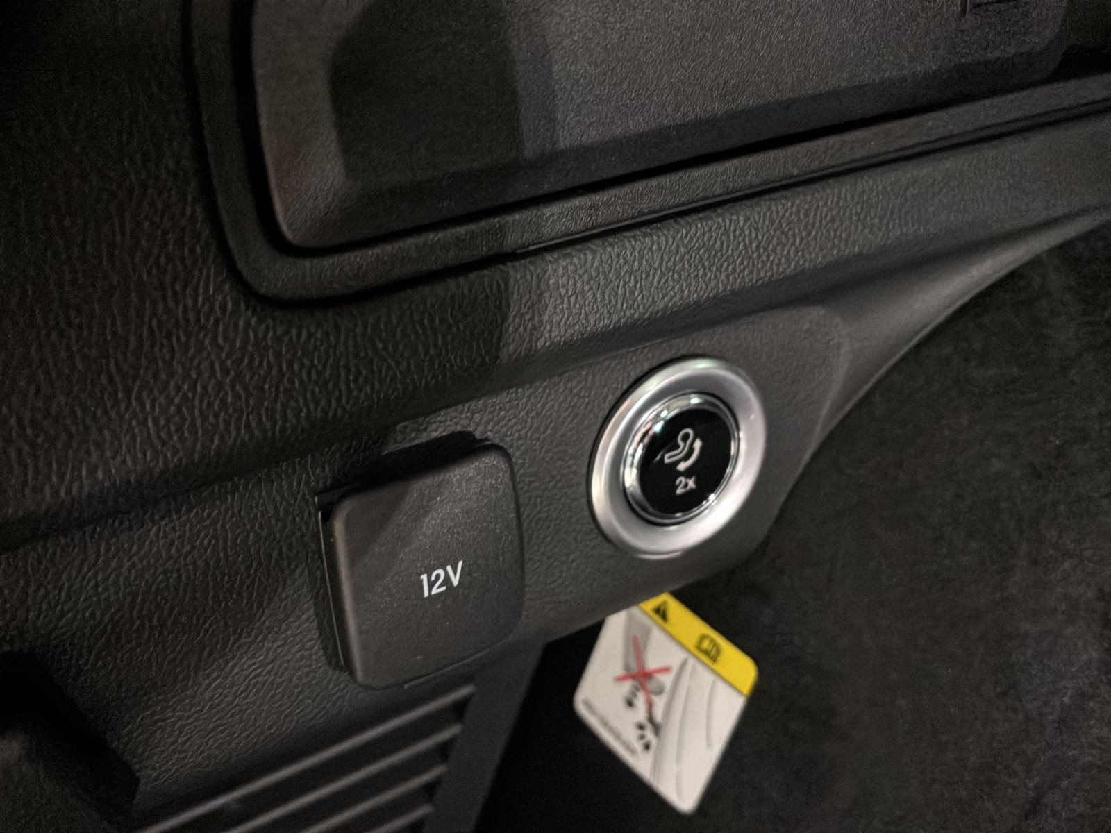 Ford Kuga Plug-In Hybrid Active X — Miniatur 9