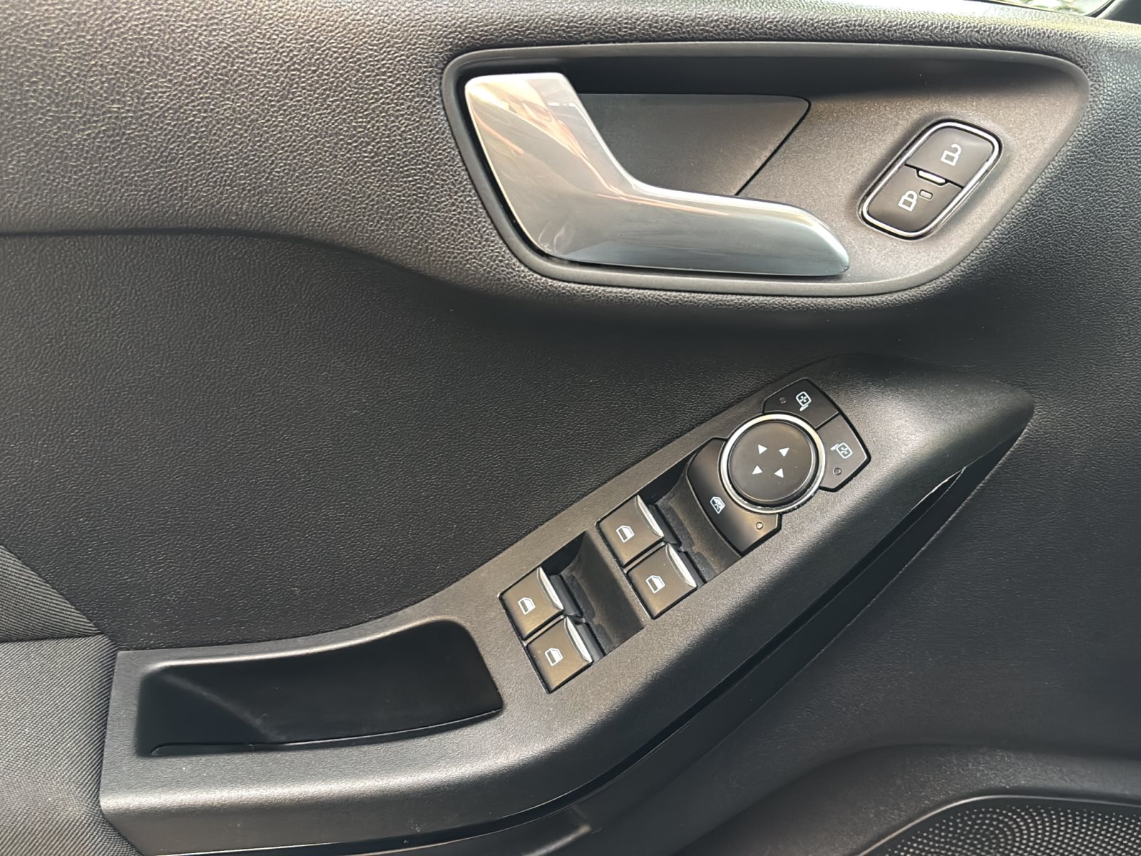 Ford Fiesta Cool & Connect — Miniatur 10