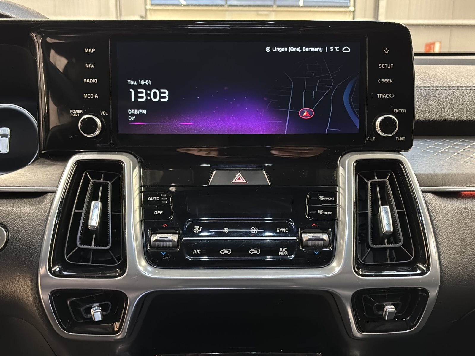 KIA Sorento 2.2D Spirit Premium 7S 4WD — Miniatur 6