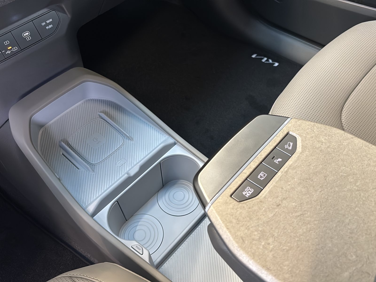 KIA EV3 Earth 81,4 kWh — Miniatur 8