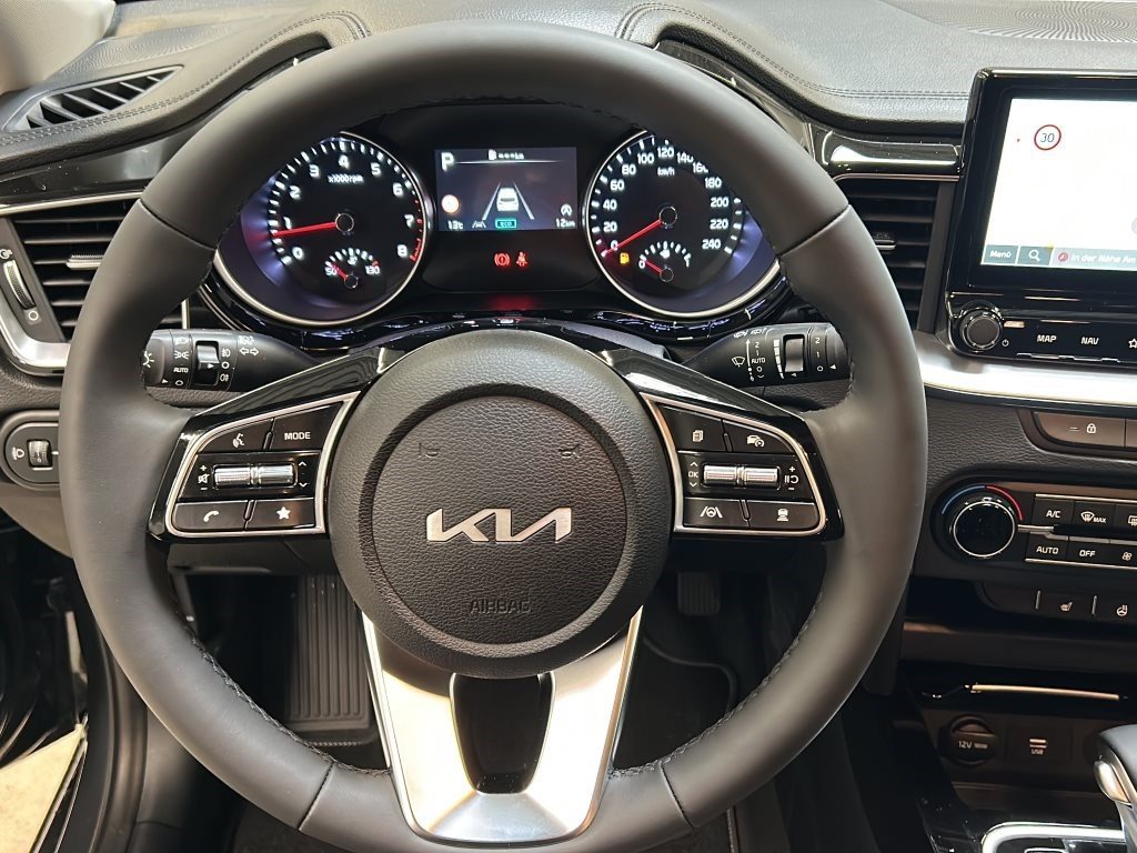 KIA Ceed Sportswagon Ultimate Edition 1.5T 48V DCT — Miniatur 10