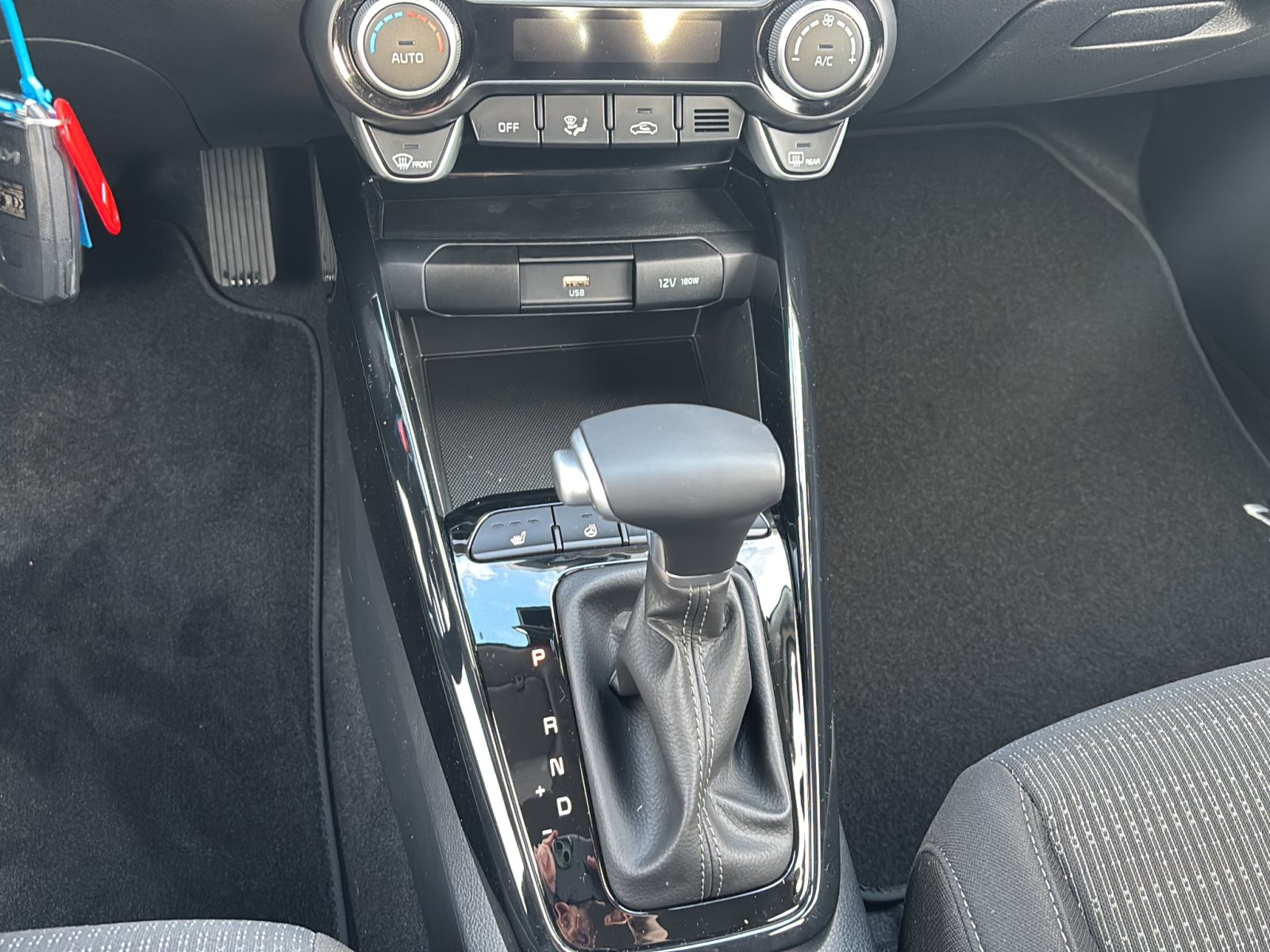 KIA Stonic 1.0T 100 DCT Vision — Miniatur 6