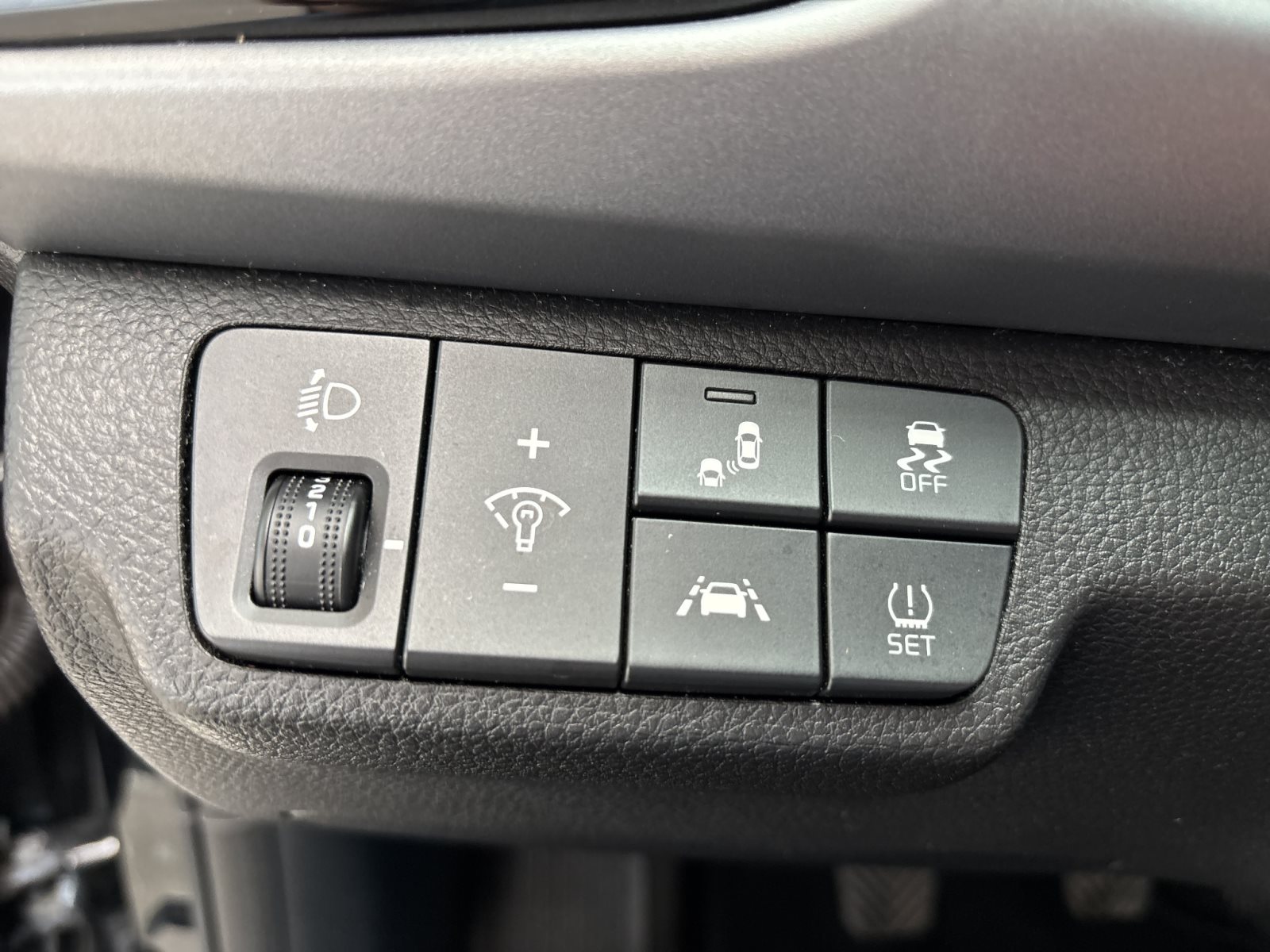 KIA Rio Spirit 1.4 *Ganzjahresreifen* — Miniatur 9