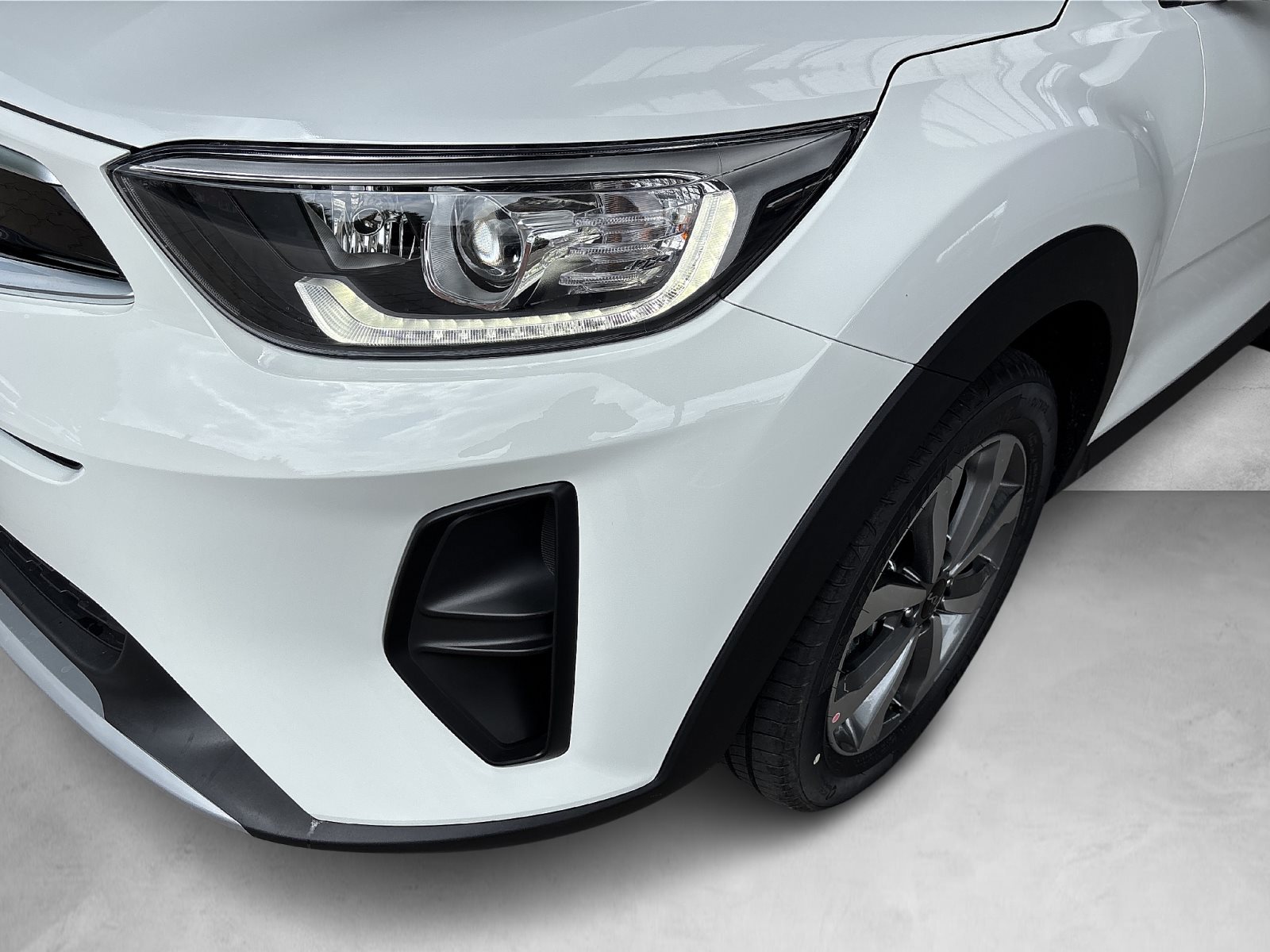 KIA Stonic 1.0T 100 DCT Vision — Miniatur 18