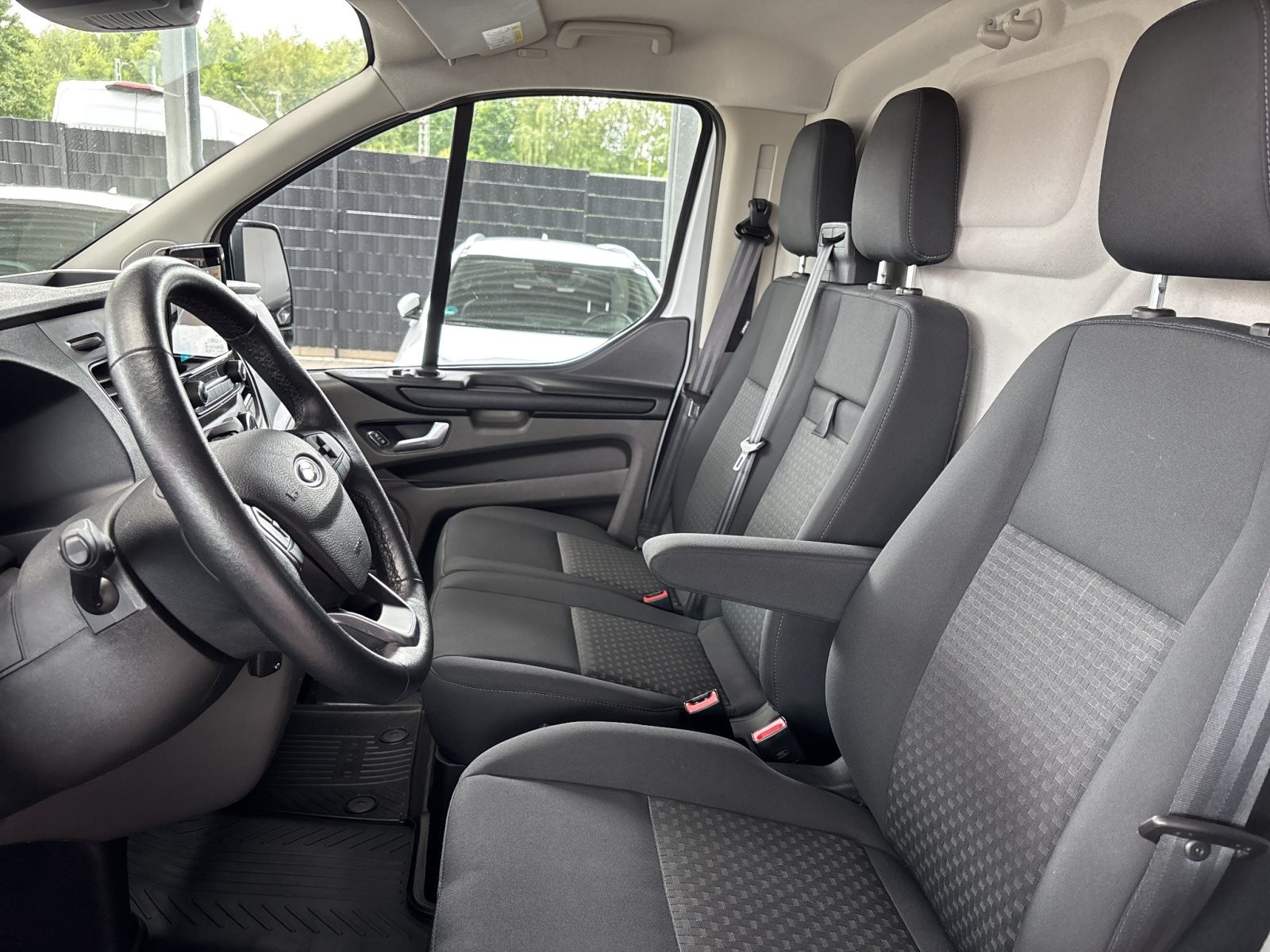 Ford Transit Custom Kasten 320 L2 Trend *heizb. Frontscheibe — Miniatur 2