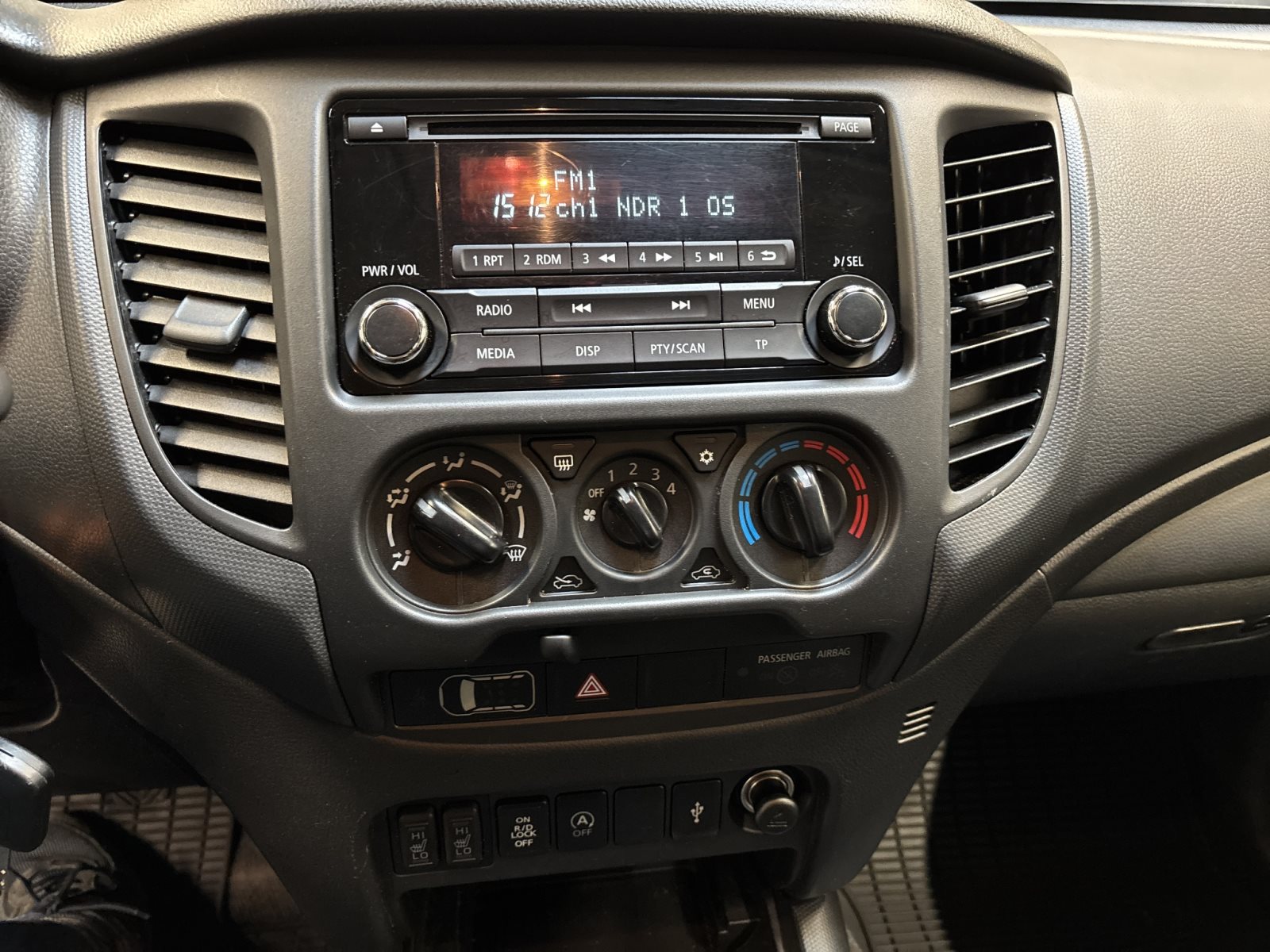 Mitsubishi L200 Basis Doppelkabine 4WD *AHK* — Miniatur 6