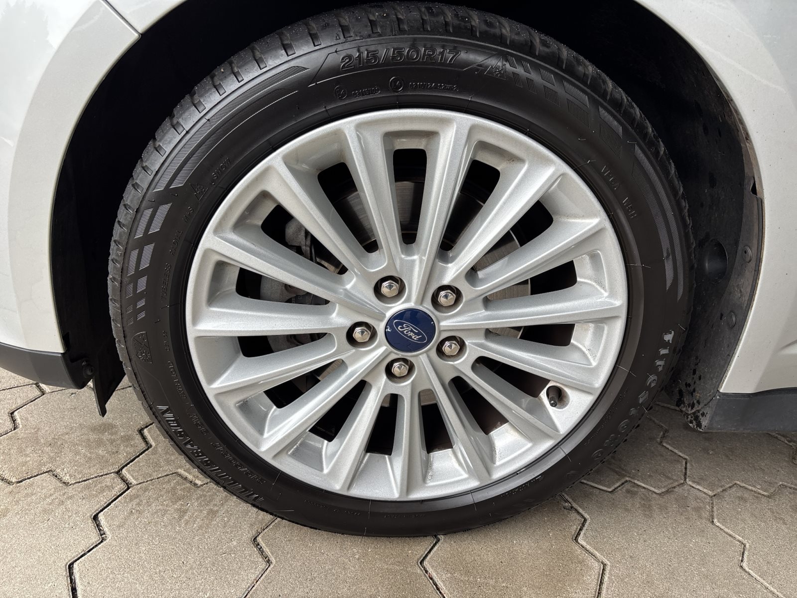 Ford C-Max Titanium 1.5 EcoBoost Automatik — Miniatur 18