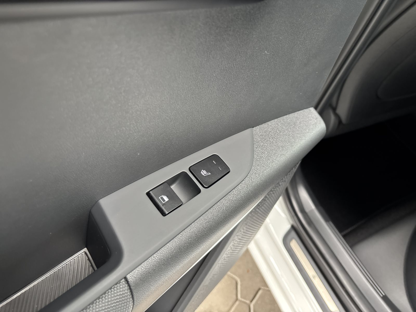 KIA Niro 1.6 PLUG-IN Hybrid Spirit *Ganzjahresreifen* — Miniatur 13