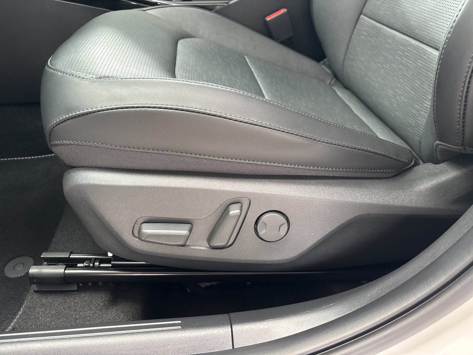 KIA Niro 1.6 PLUG-IN Hybrid Spirit *Ganzjahresreifen* — Miniatur 17