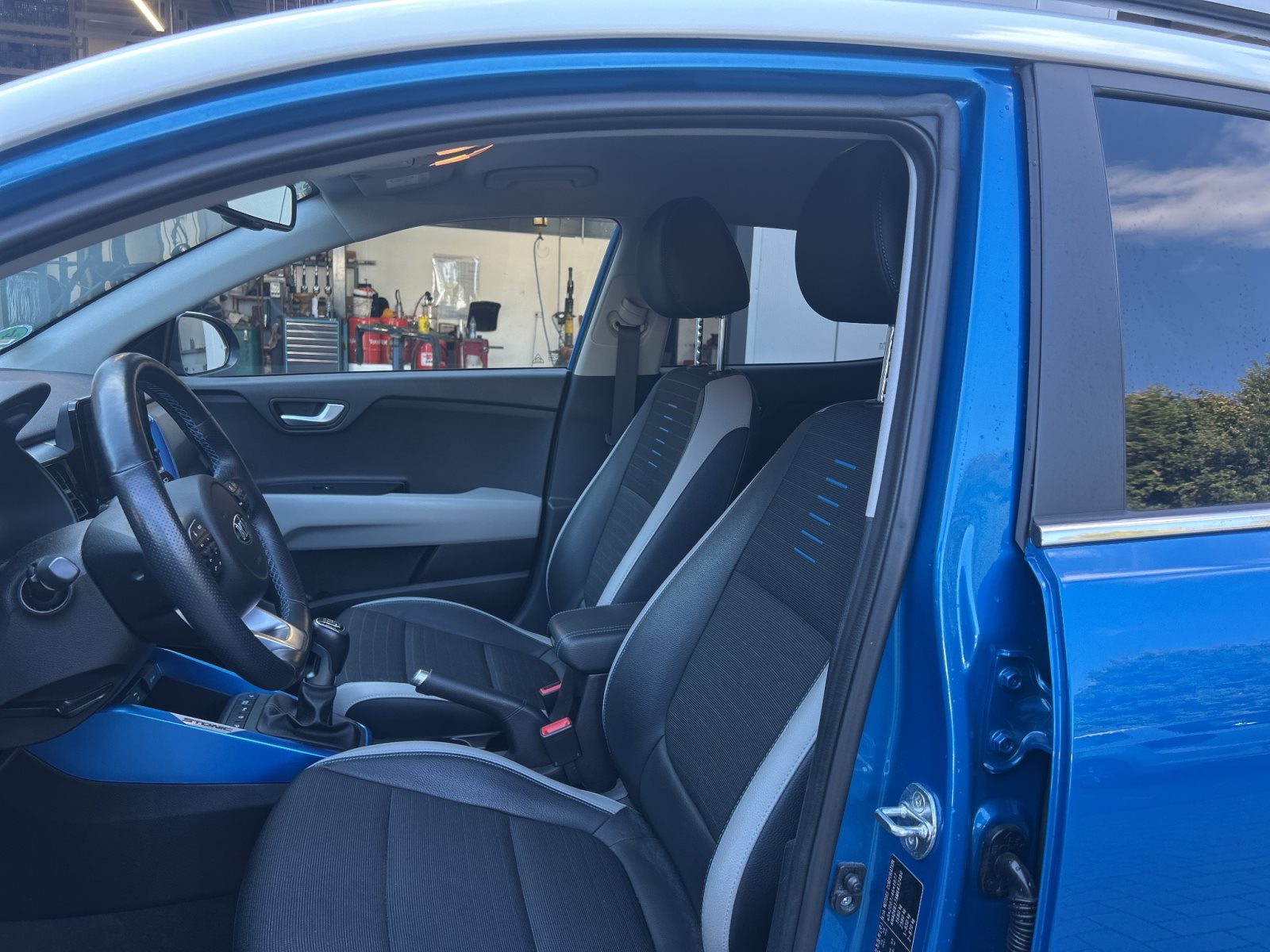 KIA Stonic Spirit+Lenkradheizung+Sitzheizung+R|ckfahrkamera — Miniatur 2
