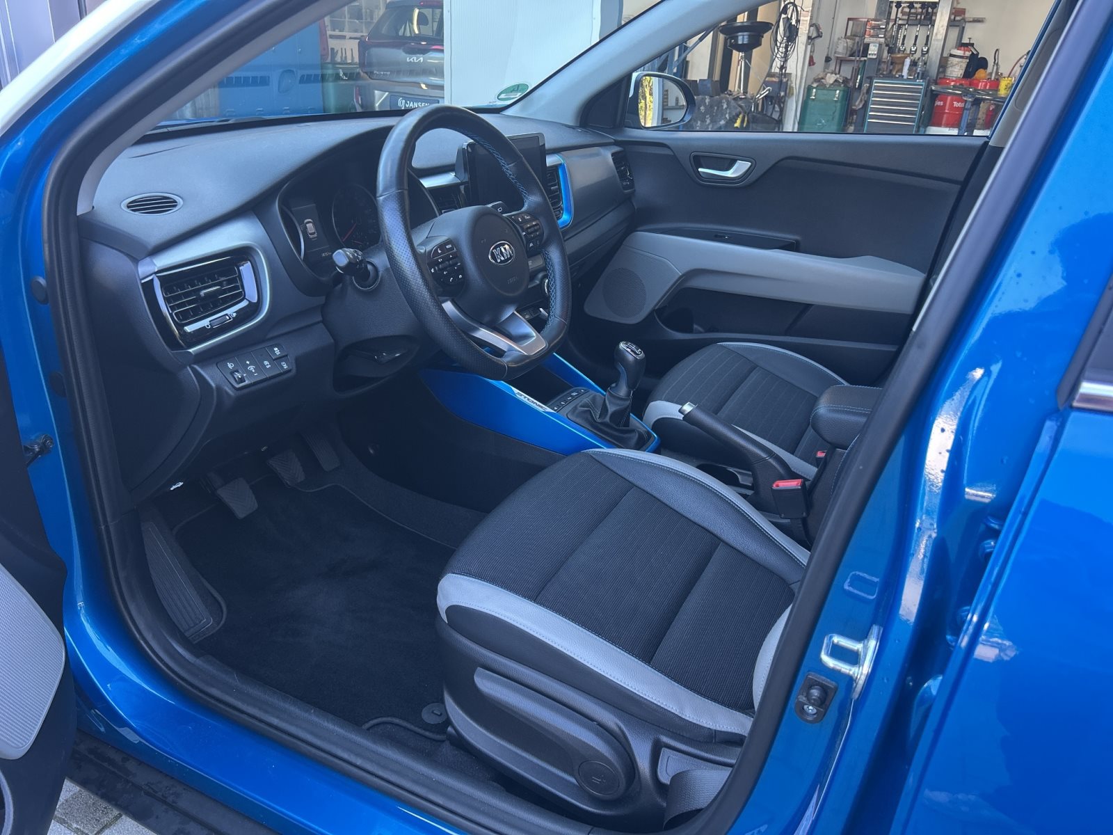 KIA Stonic Spirit+Lenkradheizung+Sitzheizung+R|ckfahrkamera — Miniatur 9
