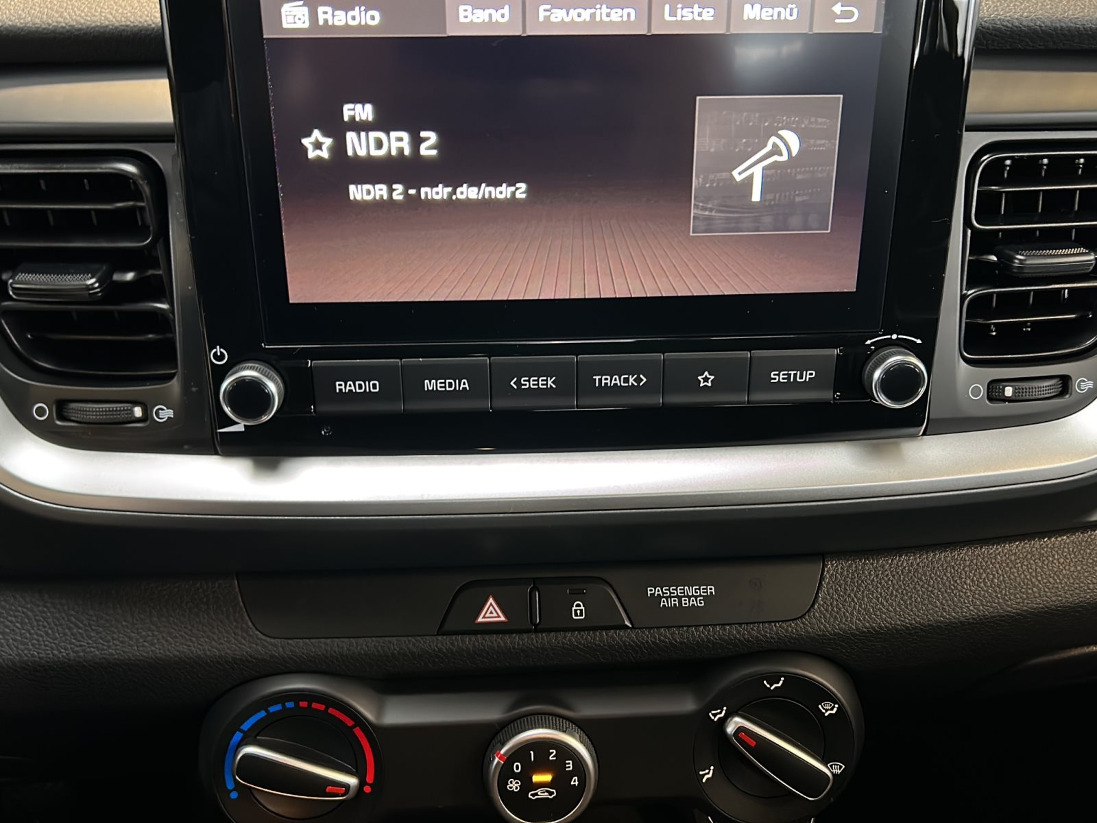 KIA Stonic 1.0i-Turbo Mild-Hybrid Dynamic Edition — Miniatur 3