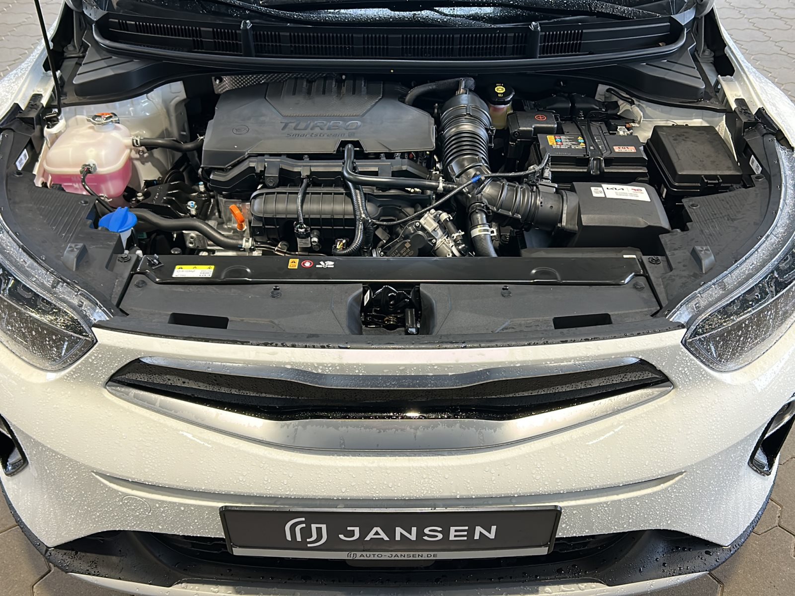 KIA Stonic 1.0i-Turbo Mild-Hybrid Dynamic Edition — Miniatur 8