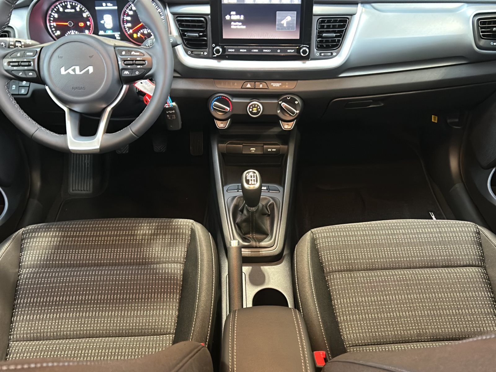 KIA Stonic 1.0i-Turbo Mild-Hybrid Dynamic Edition — Miniatur 16