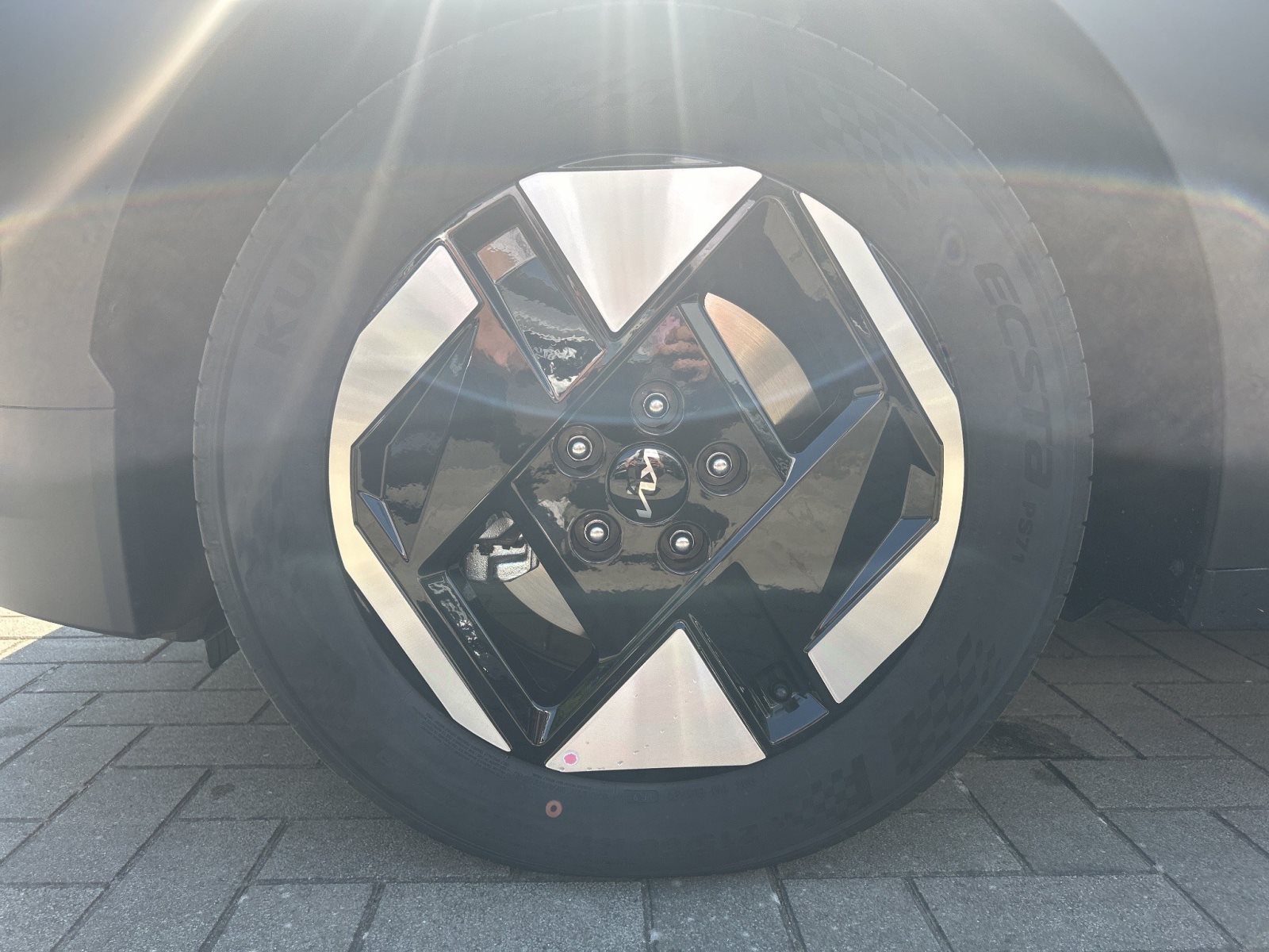 KIA EV3 Earth 81,4 kWh+Verkehrszeichenerkennung+Sitzheizung+Tempomat+Heizbares Lenkrad — Miniatur 16