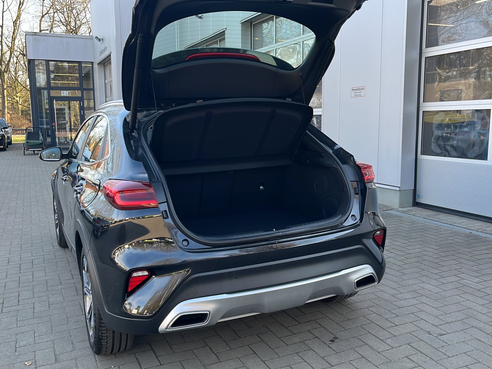 KIA XCeed Spirit+JBL+E-Heckklappe+BLIS+ — Miniatur 8