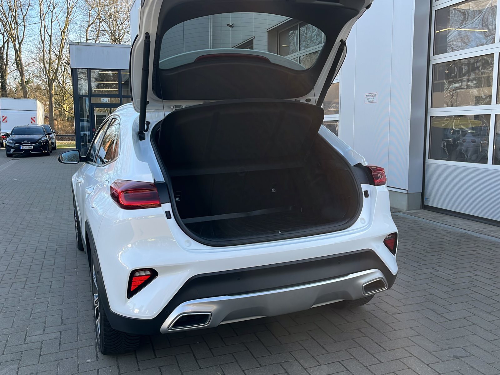 KIA XCeed Platinum PHEV +LEDER+GANZJAHRES+PANO — Miniatur 8