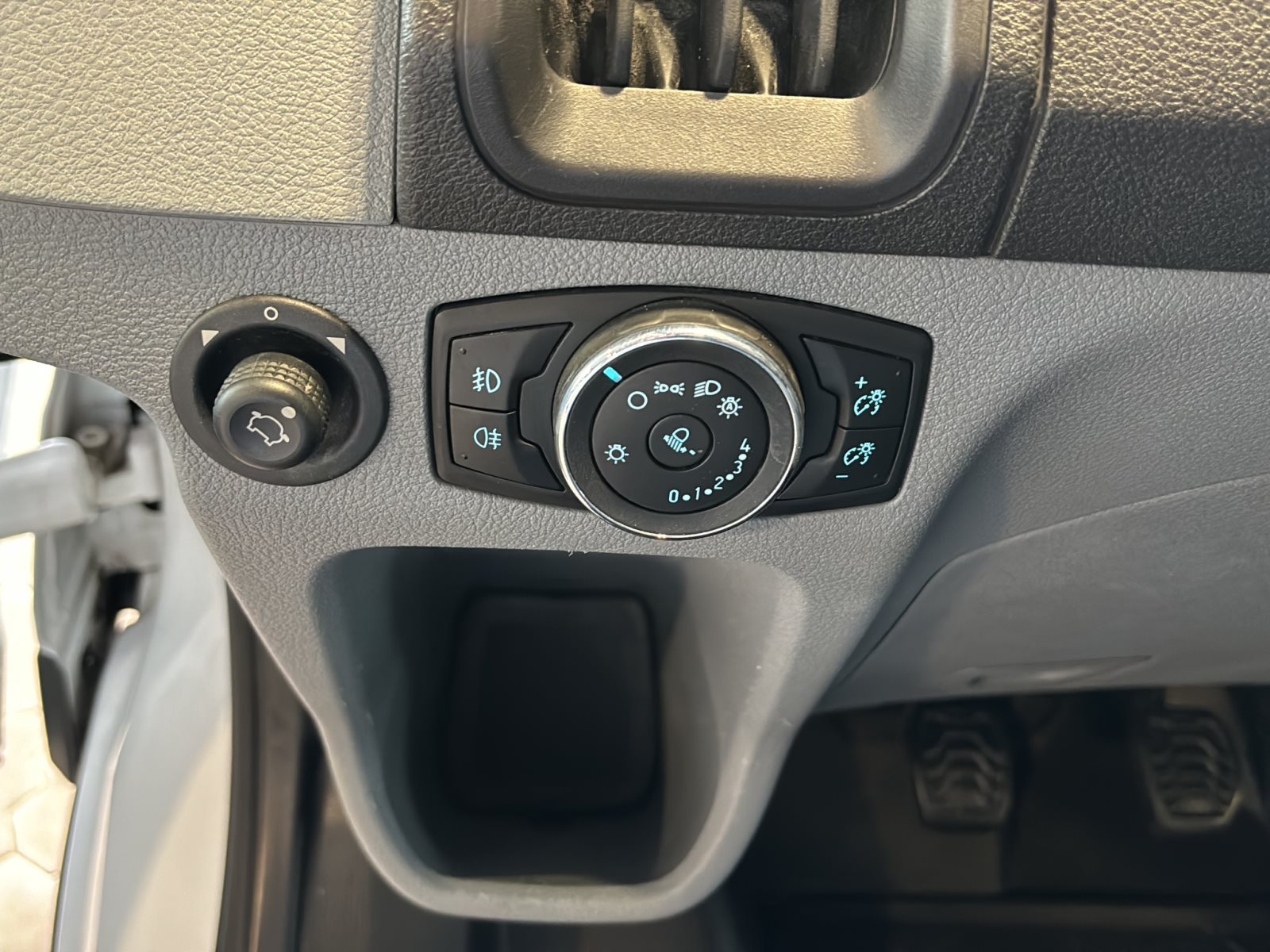 Ford Transit Pritsche 350 L3 Doppelkabine Pritsche Trend — Miniatur 7