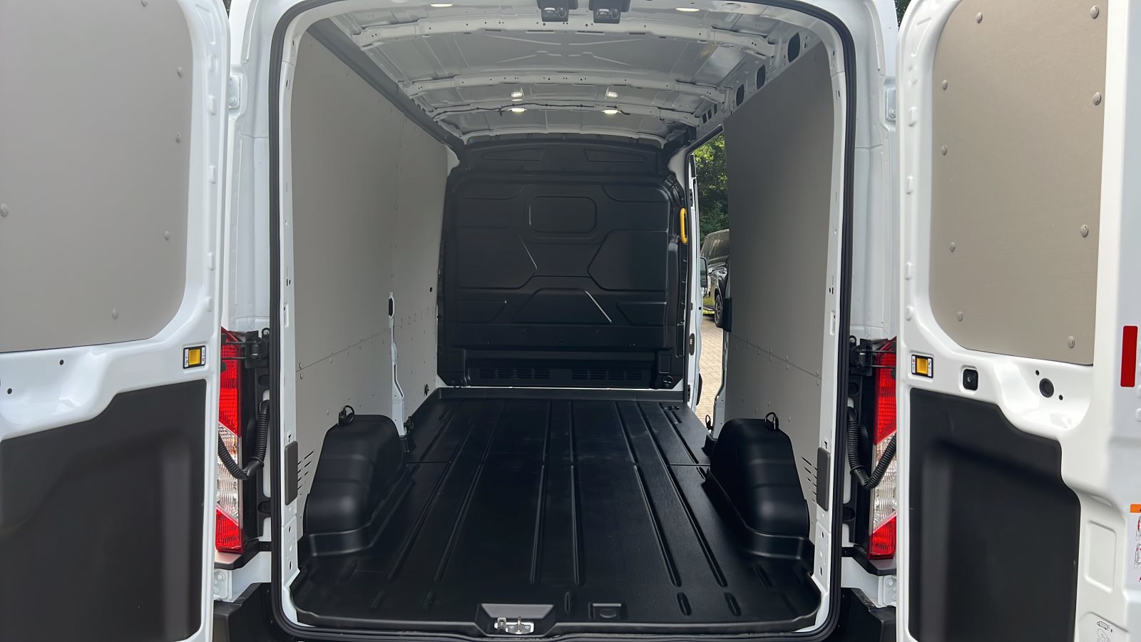 Ford Transit Einzelkabine Kasten Trend FT350 L3H2 Frontantrieb — Miniatur 11