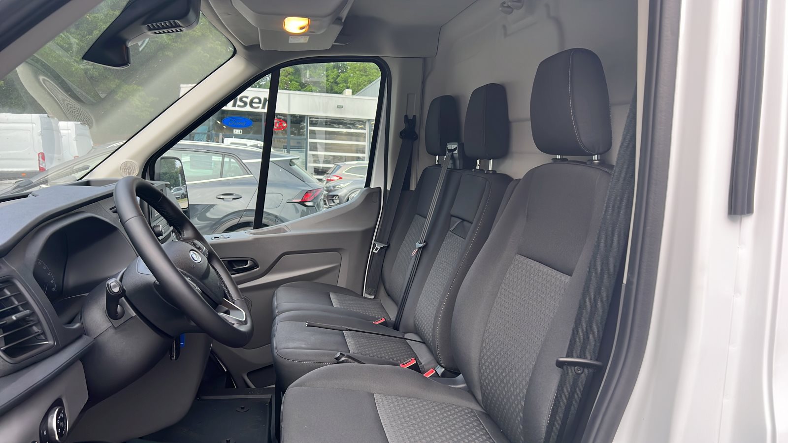 Ford Transit Einzelkabine Kasten Trend FT350 L3H2 Frontantrieb — Miniatur 2