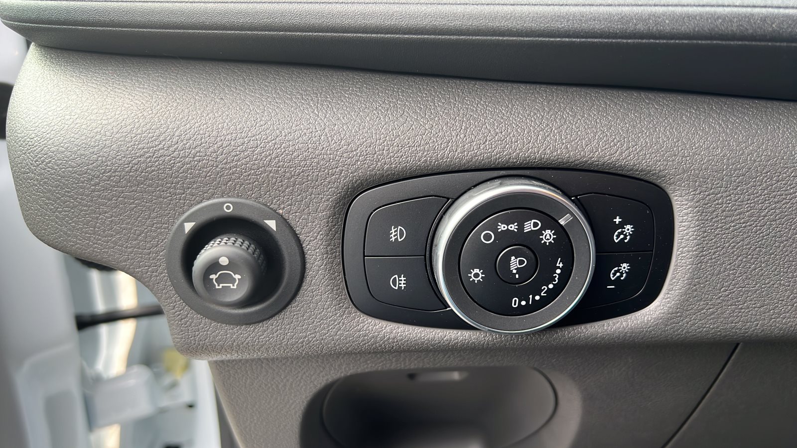 Ford Transit Einzelkabine Kasten Trend FT350 L3H2 Frontantrieb — Miniatur 7