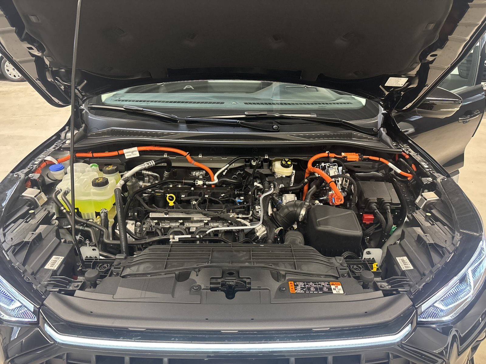 Ford Kuga 2.5 l Plug-In Hybrid Active X *AHK schwenkbar* — Miniatur 7