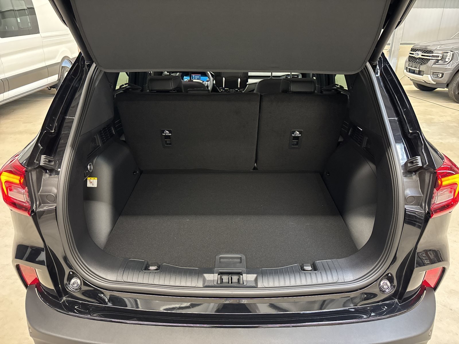 Ford Kuga 2.5 l Plug-In Hybrid Active X *AHK schwenkbar* — Miniatur 8