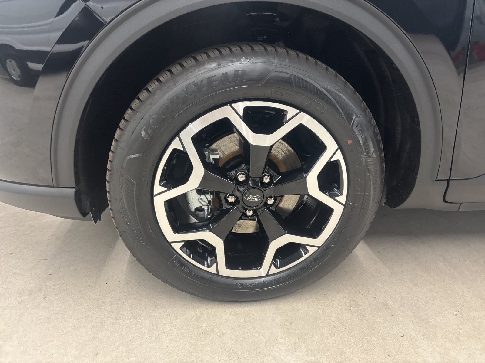 Ford Kuga 2.5 l Plug-In Hybrid Active X *AHK schwenkbar* — Miniatur 16