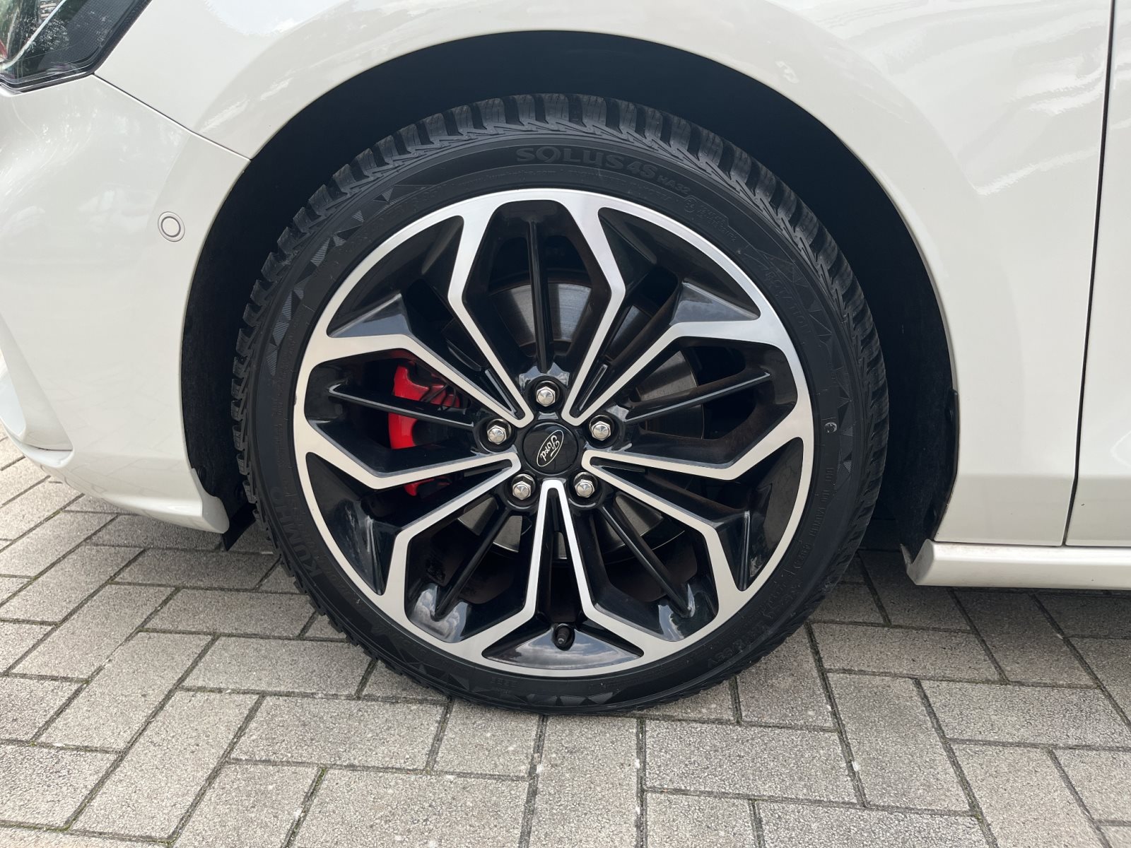 Ford Focus Turnier ST-Line X+Panoramadach+Beheizbare Frontscheibe+Automatische Heckklappe+Sitzheizung — Miniatur 18