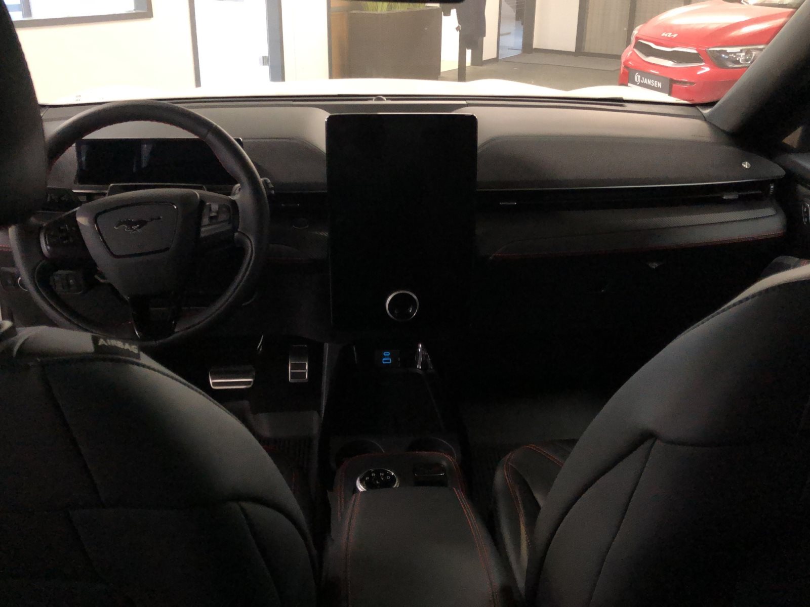Ford MUSTANG MACH-E Premium 75,7 kWh AWD+Lenkradheizung+Heizbare Frontscheibe+360-Grad-Kamera+Totwinkel-Assistent — Miniatur 6