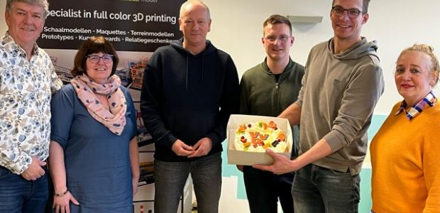 https://aalsmeer.vvd.nl/nieuws/54909/pretpeurders-verrast-met-een-taart