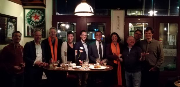 https://ouder-amstel.vvd.nl/nieuws/29441/geslaagd-vvd-pop-up-cafe-met-staatssecretaris-mark-harbers