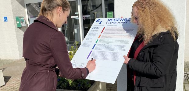 https://soest.vvd.nl/nieuws/48766/liesa-van-aalst-ondertekend-het-regenboog-stembusakkoord-namens-de-vvd