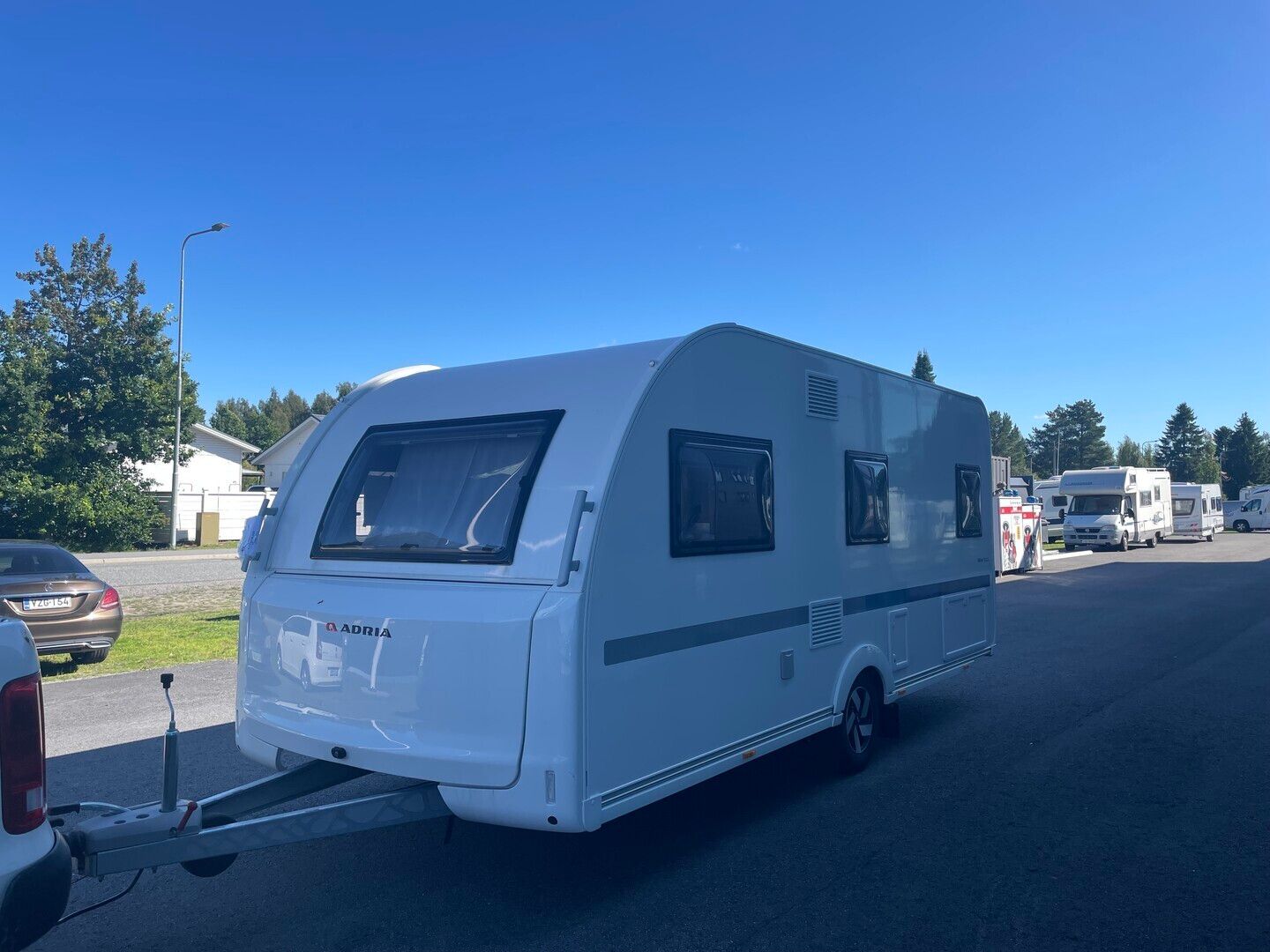 Kuva 4, Adria Altea 502 UL ** HETI TOIMITUKSEEN, PLUSPAKETTI, TRUMA, LATTIALÄMMITYS**