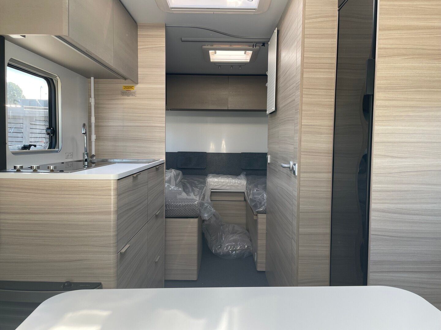 Kuva 5, Adria Altea 502 UL ** HETI TOIMITUKSEEN, PLUSPAKETTI, TRUMA, LATTIALÄMMITYS**