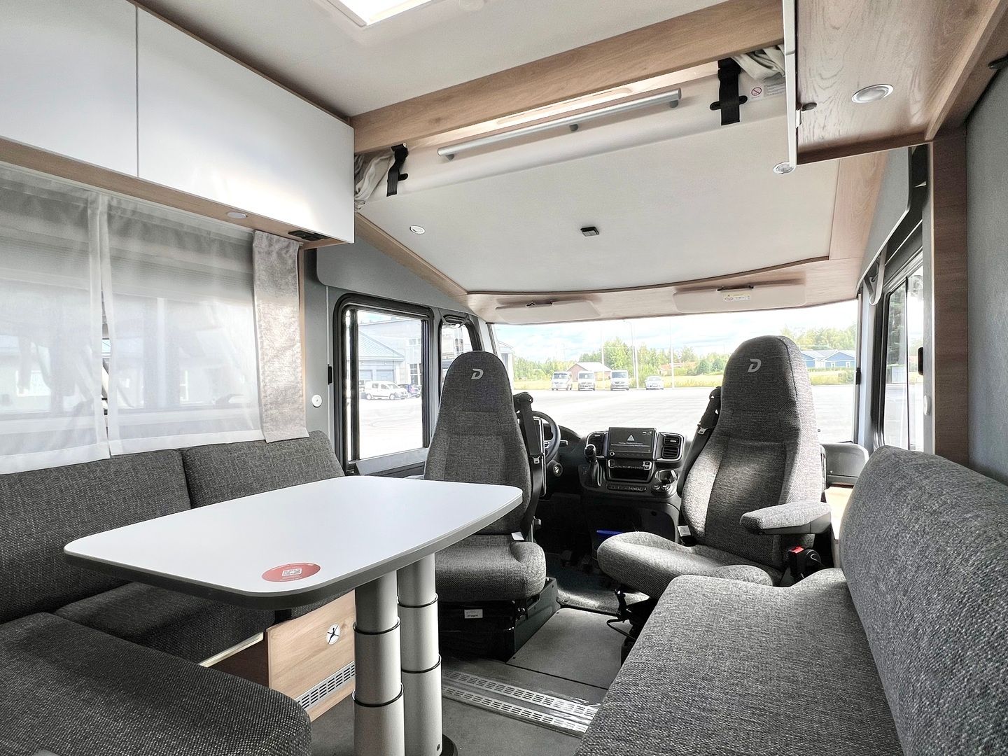 Kuva 5, Dethleffs XL Family I7812-2 2.2 Mjet 180 hv **HETI TOIMITUKSEEN, KAKSOISPOHJA, ALDE, AUTOMAATTI**