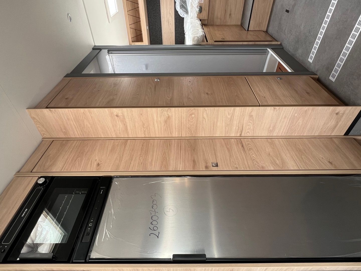 Kuva 7, Dethleffs XL Family I7812-2 2.2 Mjet 180 hv **HETI TOIMITUKSEEN, KAKSOISPOHJA, ALDE, AUTOMAATTI**