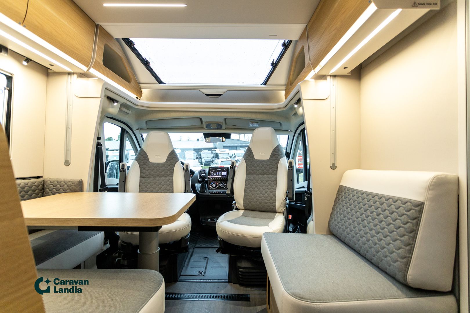 Kuva 13, Adria Matrix 670 SL 60Y Edition 2.2 Mjet 140 hv ** HETI TOIMITUKSEEN, ERIKOISMALLI, AUTOMAATTI **