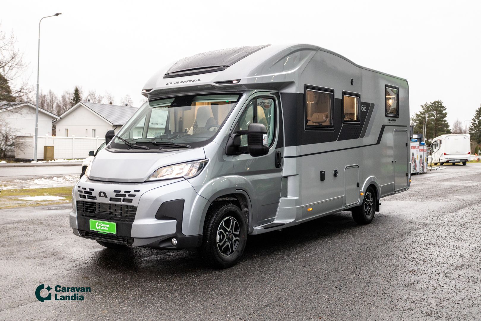 Kuva 5, Adria Matrix 670 SL 60Y Edition 2.2 Mjet 140 hv ** HETI TOIMITUKSEEN, ERIKOISMALLI, AUTOMAATTI **