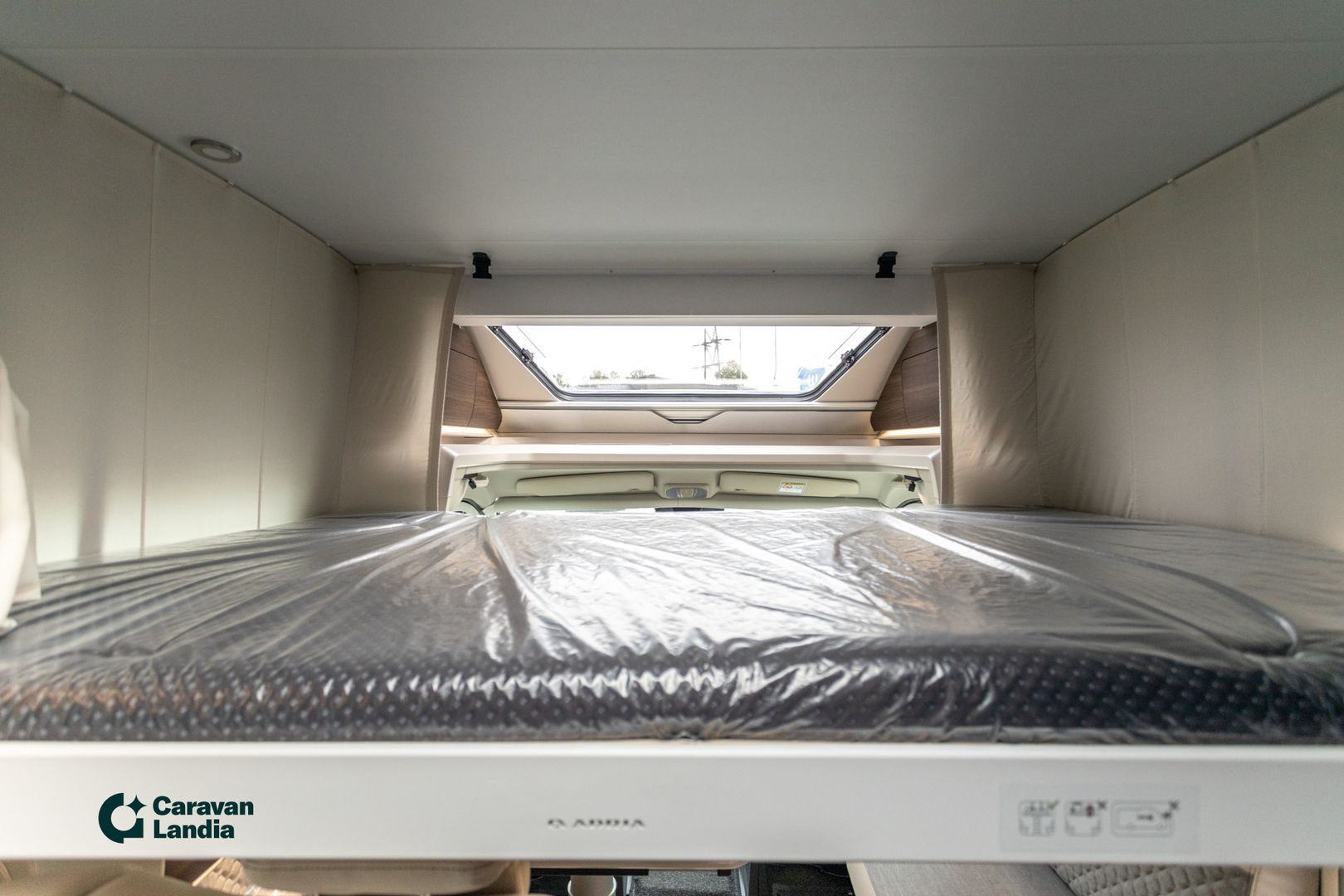 Adria Matrix Supreme 670 SL C-edition 2.2 Mjet 140 hv ** TULOSSA PIAN, C-EDITION ERIKOISMALLI, AUTOMAATTI, ALDE **, kuva 32