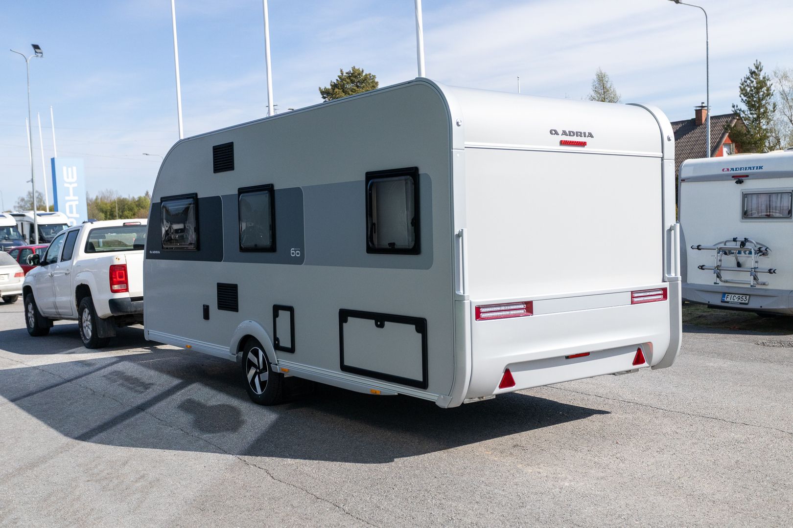 Kuva 4, Adria Altea 502 UL 60Y Edition ** HETI TOIMITUKSEEN, HUIPPUTYYLIKÄS, LATTIALÄMMITYS, ERILLISVUOTEET **