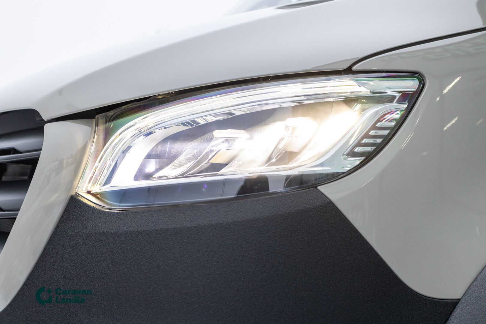 Kuva 8, Hymer ML-T 580 CrossTrail 419 CDI 190hv ** HETI TOIMITUKSEEN, ERILLISVUOTEET, HUIPPUVARUSTELTU, NELIVETO **