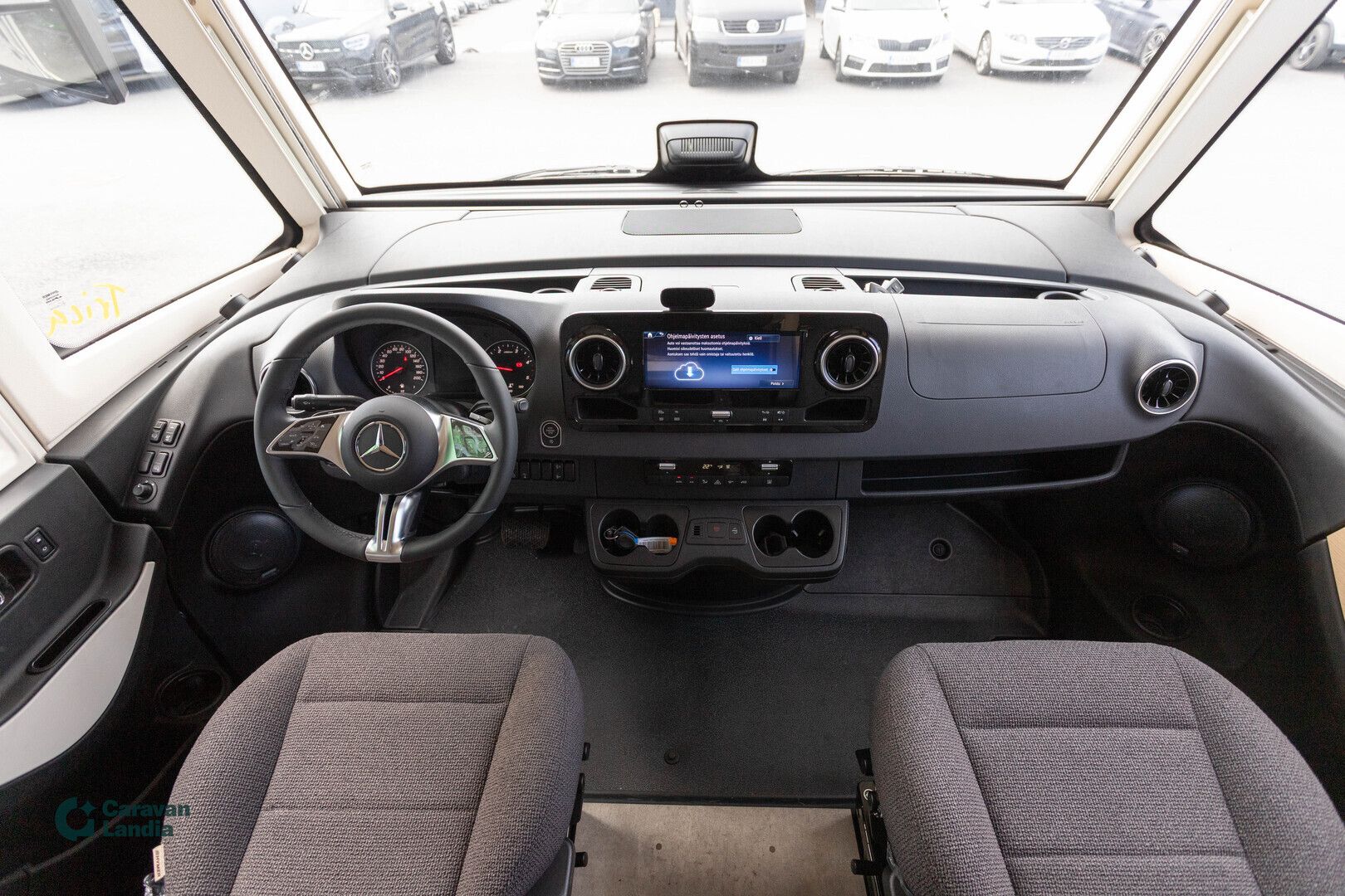 Kuva 7, Hymer B-MasterLine I 880 BlackLine 417 CDI 170 hv ** HETI TOIMITUKSEEN, BLACKLINE-VARUSTELU, ALDE, ERILLISVUOTEET **